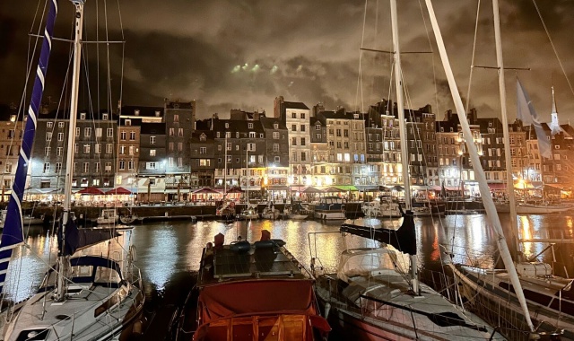 [파파윤투어] 파리 7시 도착! 몽생미셸 & 옹플뢰르 소규모 투어