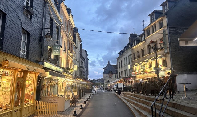 [파파윤투어] 파리 7시 도착! 몽생미셸 & 옹플뢰르 소규모 투어