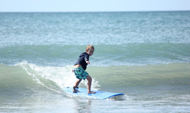 다낭 미케비치 홀리데이서프 서핑 강습 (한국인 강사) - 드론 촬영, 사진 촬영 (WAUG Exclusive)