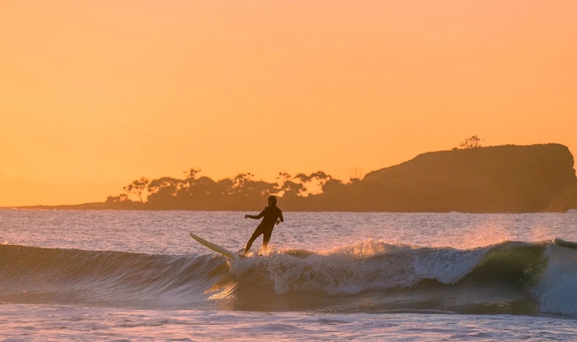 다낭 미케비치 홀리데이서프 서핑 강습 (한국인 강사) - 드론 촬영, 사진 촬영 (WAUG Exclusive)
