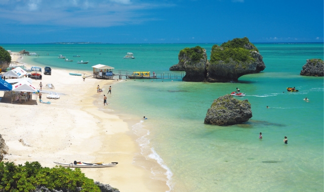 [독점할인] 나하 출발: 오키나와 남부 버스 투어 (치넨곶, 미바루 비치, 오키나와 월드, 세나가섬) - WAUG Exclusive