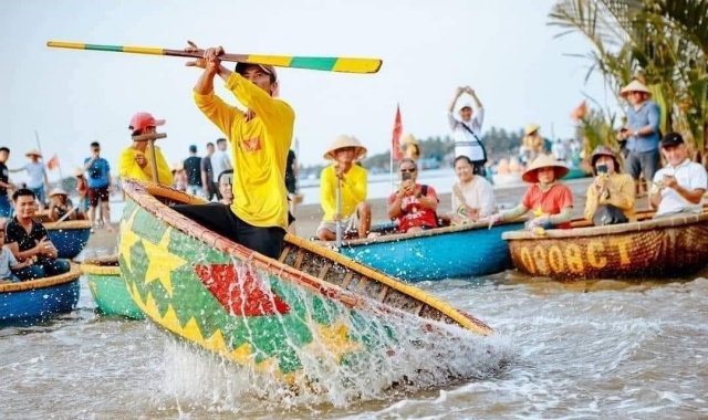 다낭 바나힐 & 바구니배 & 호이안 야경 (소원초) 풀데이 단독 투어 + 미노스파 (샤워실)