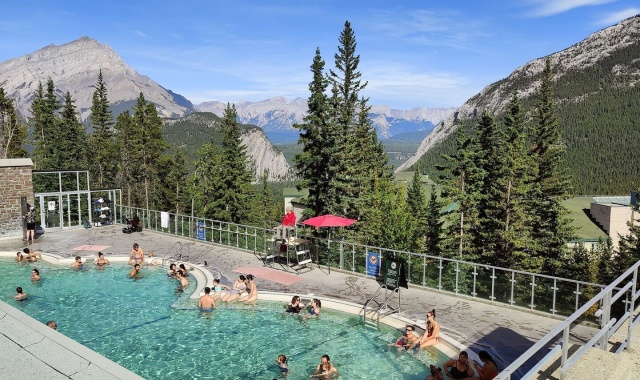 [당일투어] 캘거리/밴프/캔모어 출발: 로키 명소 & 밴프 곤돌라 혹은 온천을 만나는 프라이빗 투어