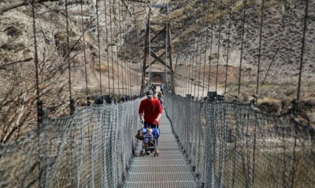 [당일투어] 캘거리 기묘한 바위 후두스와 공룡 박물관 그리고 흔들다리의 도시 드림헬러 단독 투어