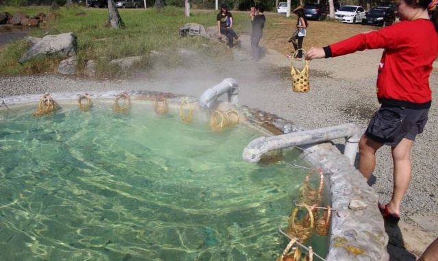 치앙마이 버쌍 우산 마을 & 싼캄팽 온천 단독 투어 (한국어 가이드 포함)