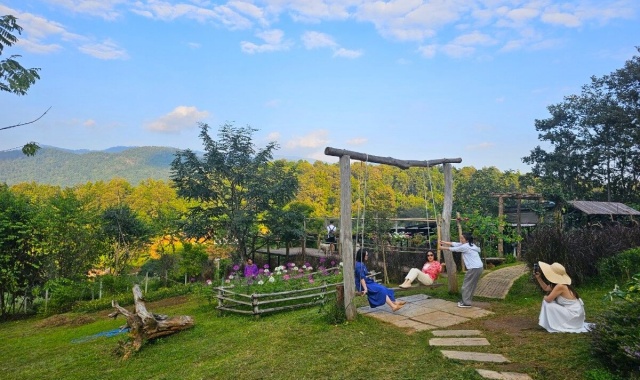 치앙마이 반캉왓 + 엘레핀 팜 & 카페 단독 투어 (한국어 가이드 포함)