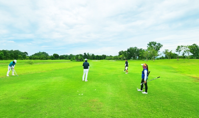 클락 뉴 아시아 골프 앤 컨트리 클럽 - 18홀 그린피