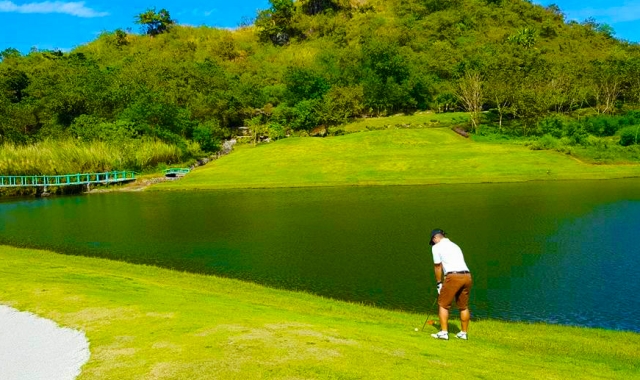 클락 뉴 아시아 골프 앤 컨트리 클럽 - 18홀 그린피