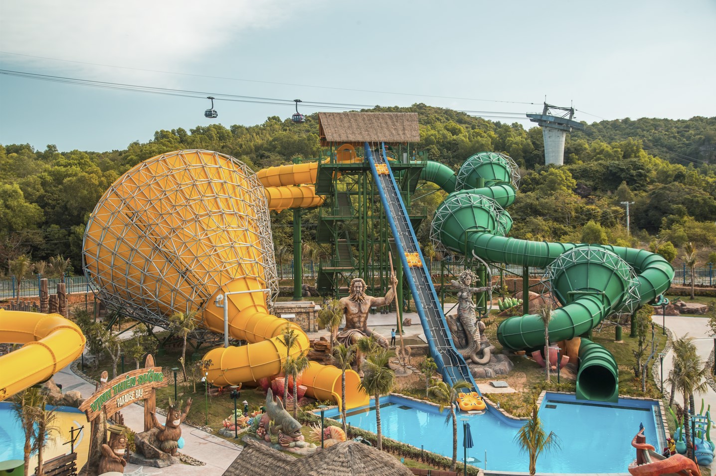 푸꾸옥 썬월드 혼똔섬 케이블카 왕복 티켓 (워터파크, 롤러코스터, 프라이빗비치)