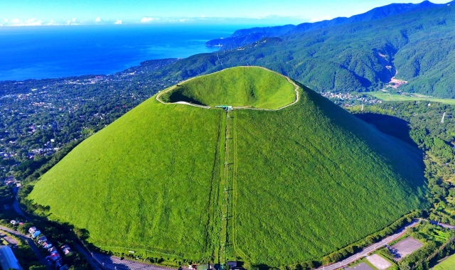 Tokyo: Izu Omuro Mountain and Jogasaki Coast Day Tour