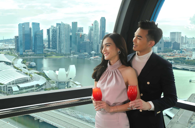 싱가포르 플라이어 다이닝 익스피리언스 - 165 스카이 다이닝, 슬링 & 프리미엄 샴페인