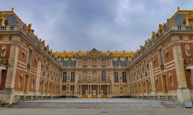 고흐 마을 경유 공항 샌딩 투어 (하절기 지베르니 / 동절기 베르사유궁전)