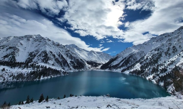 Big Almaty Lake Tour - To Almaarasan Hot Springs via Car / Hike Tour