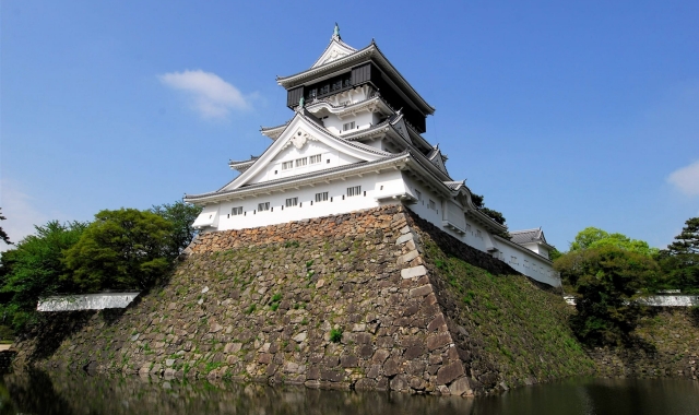 Fukuoka Departure: Kitakyushu Day Tour (Karato Market, Kokura Castle, Miyajidake Shrine) - WAUG Exclusive