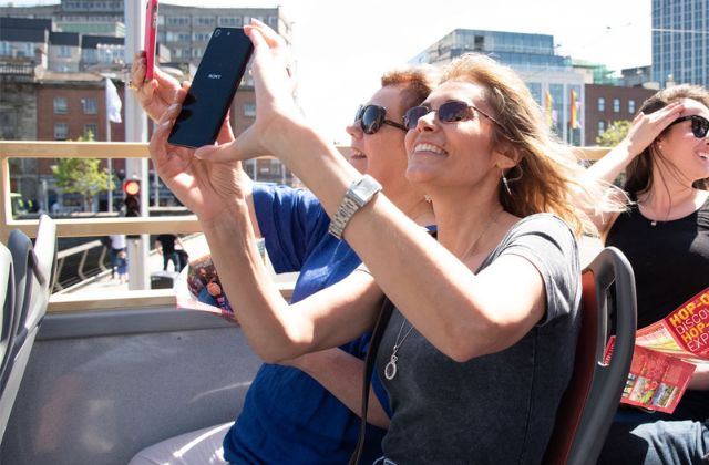 Big Bus Edinburgh Hop-on Hop-off Tour (1/2 Days)