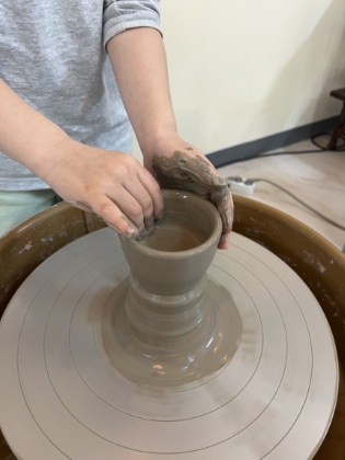 서울 강남 '세라듀(CERADU)' 어린이 도예 클래스 2가지 작품 (물레 / 핸드빌딩 / 페인팅 / 그림컵)