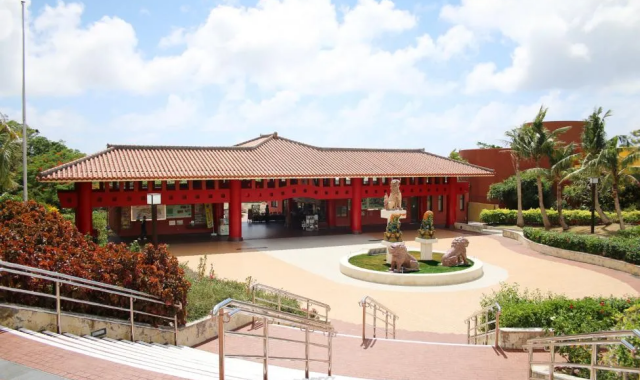 Naha Departure: Okinawa Lealea Original Southern Bus Tour