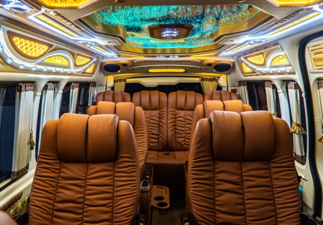 방콕 VIP 밴 차량 자유 여행 (방콕, 파타야, 아유타야, 후아힌, 카오야이 중 택 1)