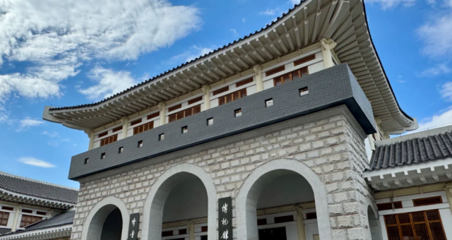 연길 핵심 반일 투어 (연변대학, 동래사, 서시장, 모아산 카페)