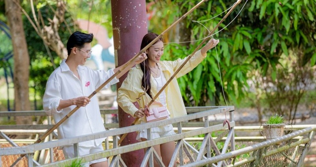 나트랑 양베이 폭포 투어 (악어 농장, 전통 공연, 자연 온천 수영장)