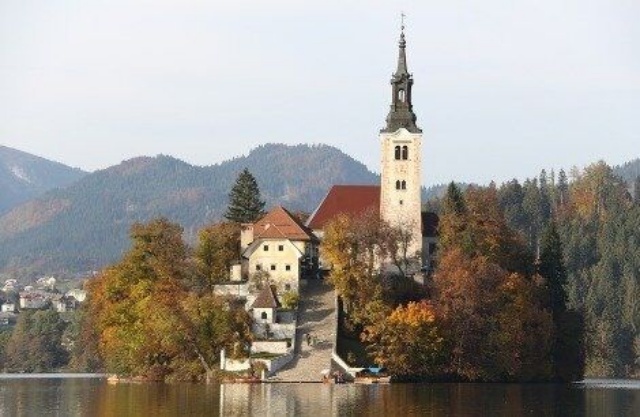 루블랴나 근교 블레드 호수와 포스토이나/스코챤 동굴 프라이빗 투어 (1인 가능)