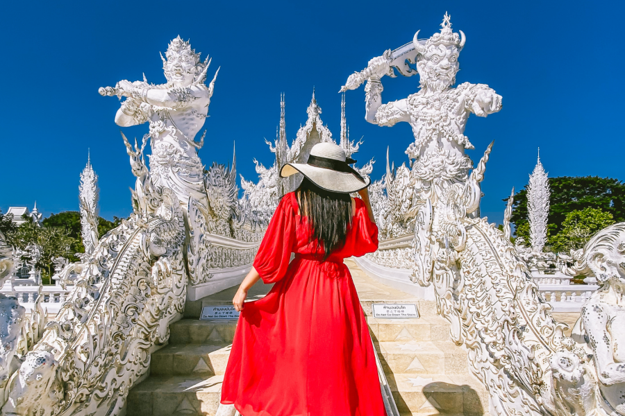 치앙라이 VIP 일일 사원 투어 (VIP VAN, 픽업/드랍, 입장권, 가이드 포함)