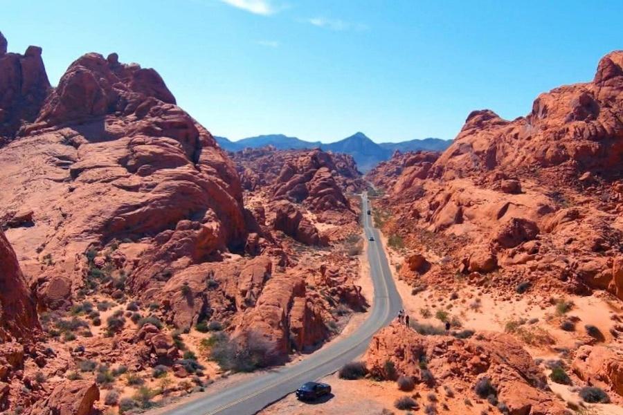 Las Vegas: Valley of Fire, Seven Magic Mountains & Welcome Sign Highlights Tour