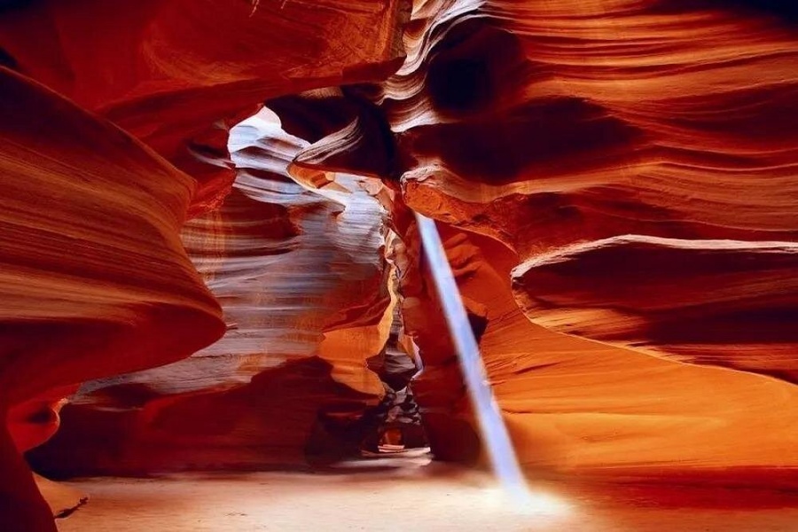Las Vegas: Upper Antelope Canyon Prime Time Tour (WAUG Exclusive)