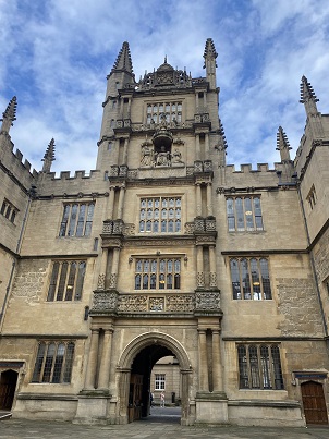 런던 출발: 옥스포드 + 코츠월드 + 스톤헨지 전용버스 투어 (한국인 가이드)