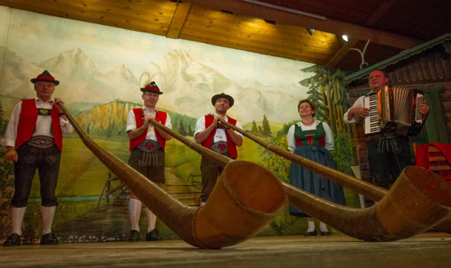 인스부르크 티롤리안 이브닝 쇼 티켓 + 3코스 저녁 식사