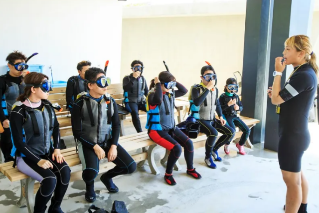 LeaLea Shuttle Bus Blue Cave Snorkeling, Lunch Included