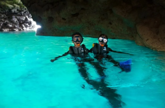 LeaLea Shuttle Bus Blue Cave Snorkeling, Lunch Included