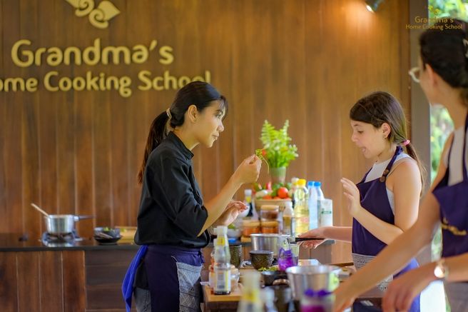 Chiang Mai Grandma’s Home Cooking Class (Hotel Pickup & Drop-off Included)