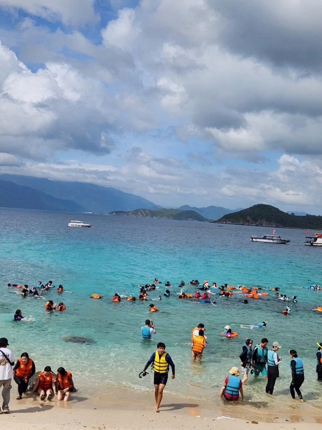 나트랑 혼문섬 선상 BBQ와 함께하는 스노클링 호핑 투어 (WAUG Exclusive)