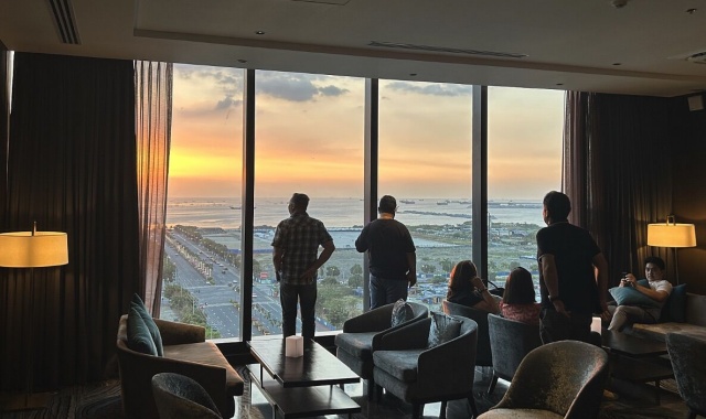 마닐라 세다 마닐라베이 호텔 로맨틱 와인 & 치즈 플래터 세트