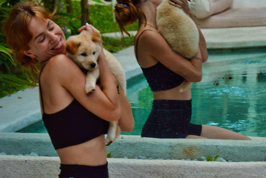 【バリ島】チャングー&ウルワツ 子犬ヨガクラス(リフレッシュドリンク付き)by Puppy Yoga in Bali