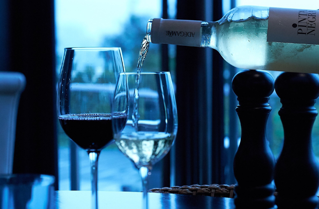 Macau Tower 180° Lounge VIP Free Flow Package with Observation Deck Admission