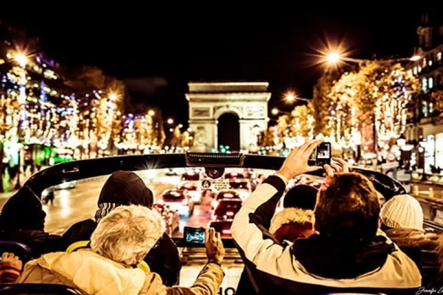 Paris: TootBus Christmas Tour