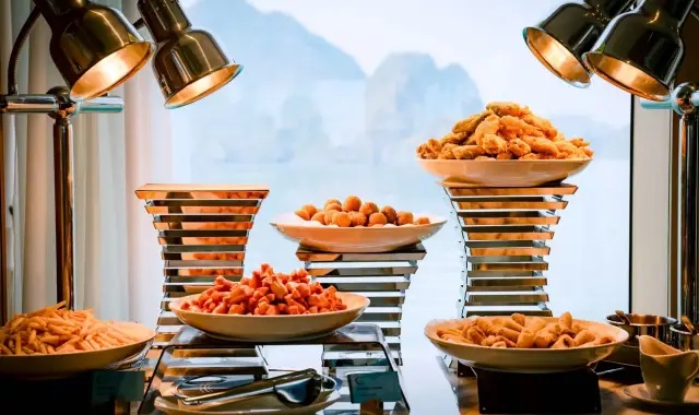 ルナ·ハロン·デイ·クルーズ: ハロン湾、スンソ洞窟、ティートップ島