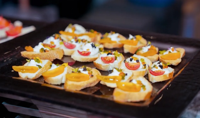 5つ星ルナハロンクルーズで楽しむ特別なダイニング