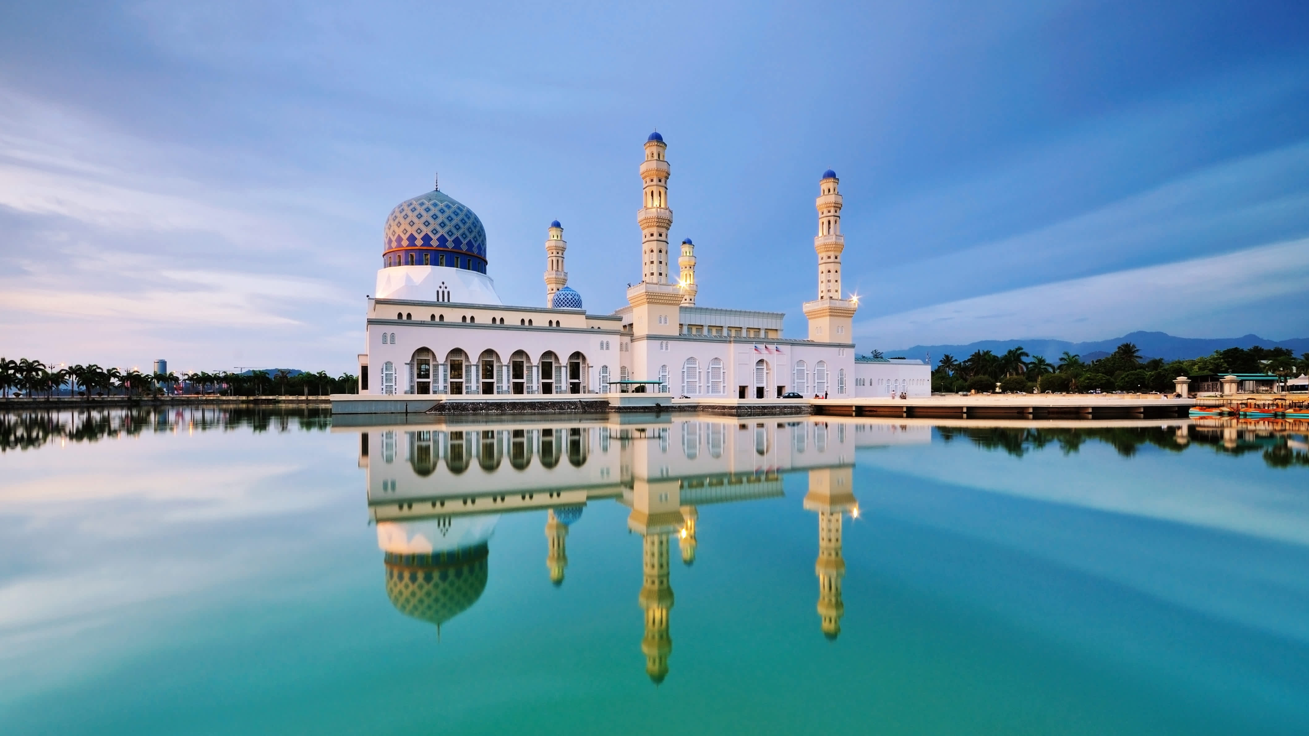 Kota Kinabalu: City Tour by Aemy Surim