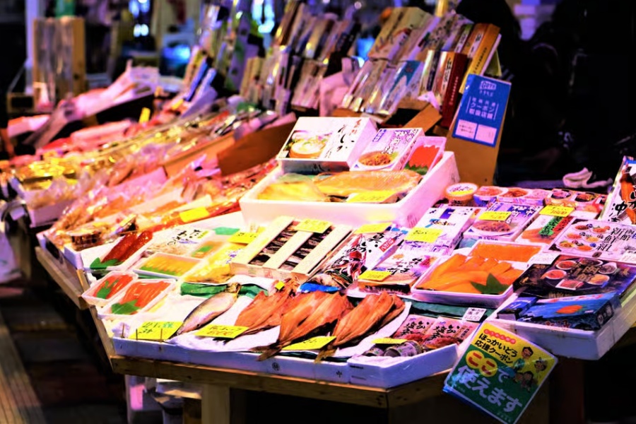 Hakodate Morning Market Tour (Including Seafood Tasting) - WAUG Exclusive