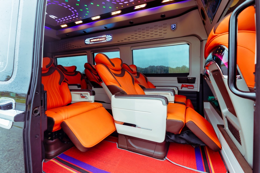 [피크타임] 푸꾸옥 럭셔리 VIP 패밀리카 10인승 프라이빗 리무진 렌트카 (카시트 가능)