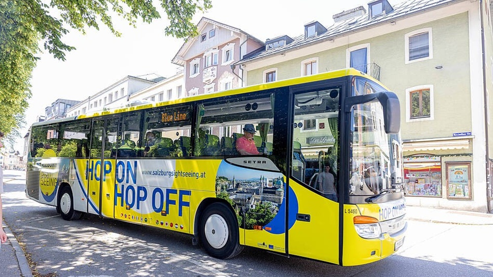 잘츠부르크 홉온 홉오프 버스 투어 & 아울렛 쇼핑 쿠폰 - WAUG Exclusive