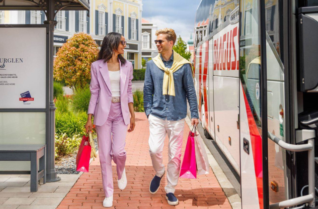 부다페스트 판도르프 아울렛 왕복 셔틀버스 (10% 할인 쿠폰 + €5 F&B 쿠폰 포함) - WAUG Exclusive