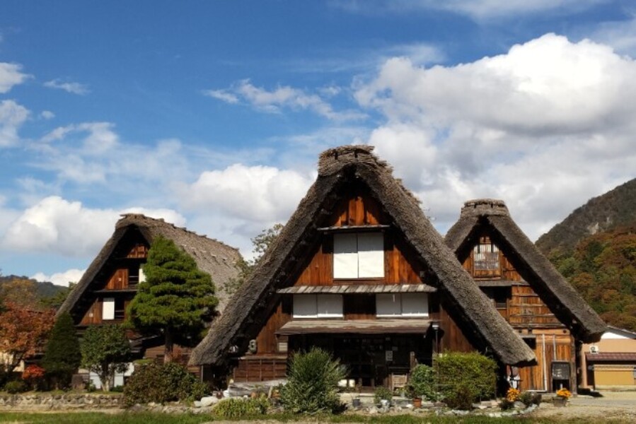 金沢発：白川郷日帰りツアー