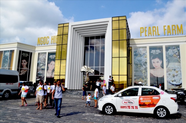 South Phu Quoc Island Day Tour (Pearl Farm, Temple, Prison Museum, Bai Sao Beach)