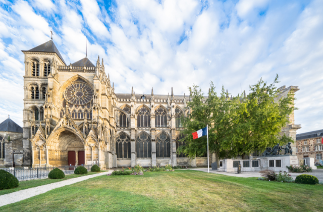 파리 보베 공항 픽업 & 샌딩 서비스