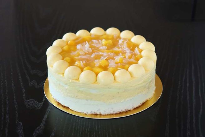 EAST Hong Kong Hotel Domain Cafe Whole Cake