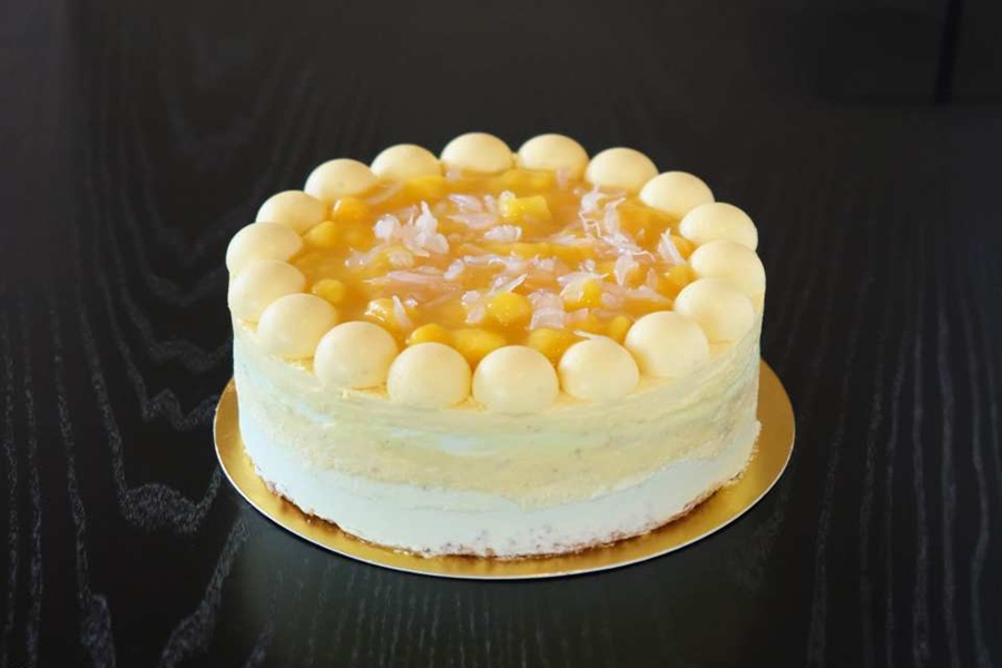 EAST Hong Kong Hotel Domain Cafe Whole Cake